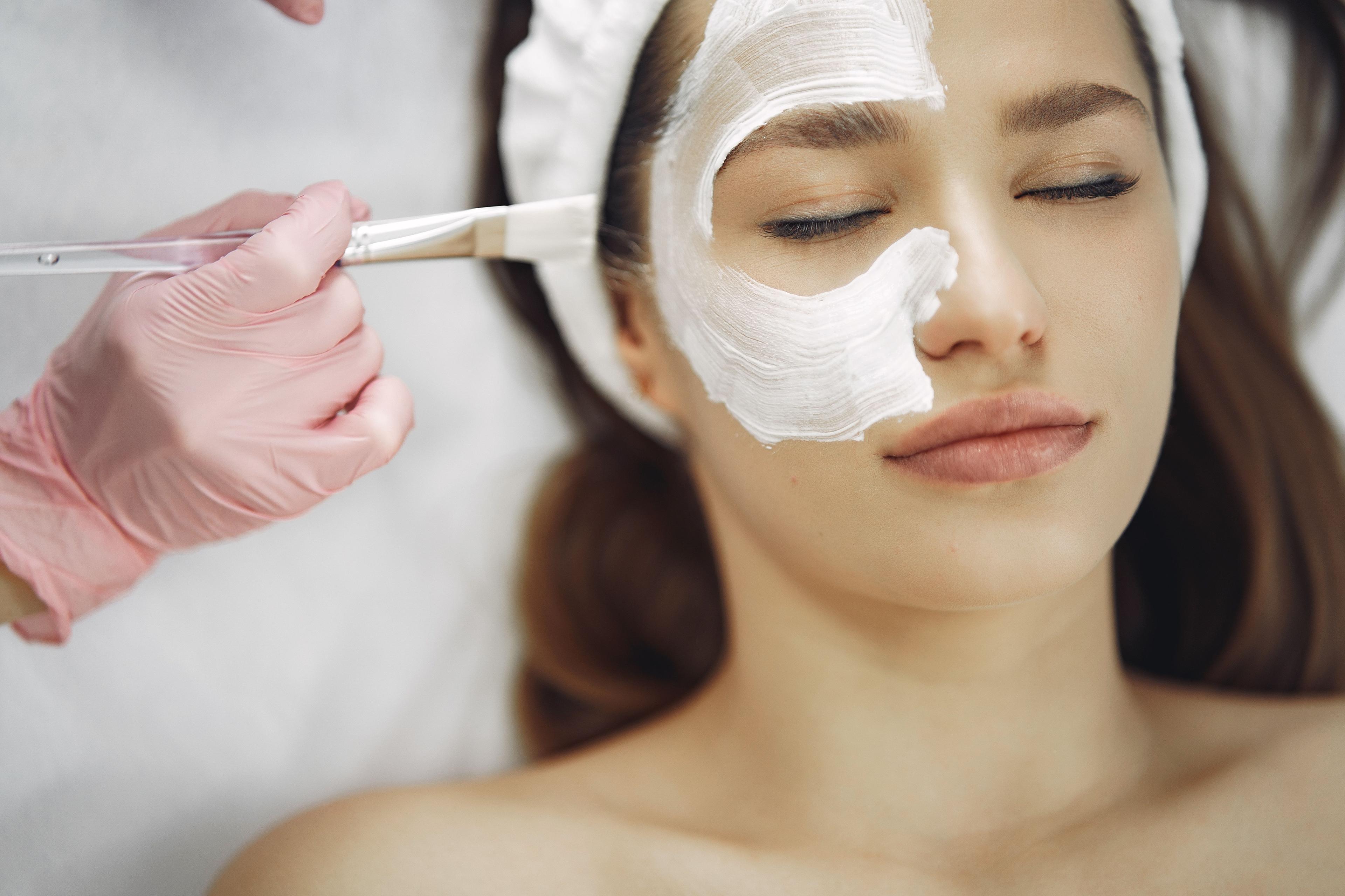 Facial treatment setting